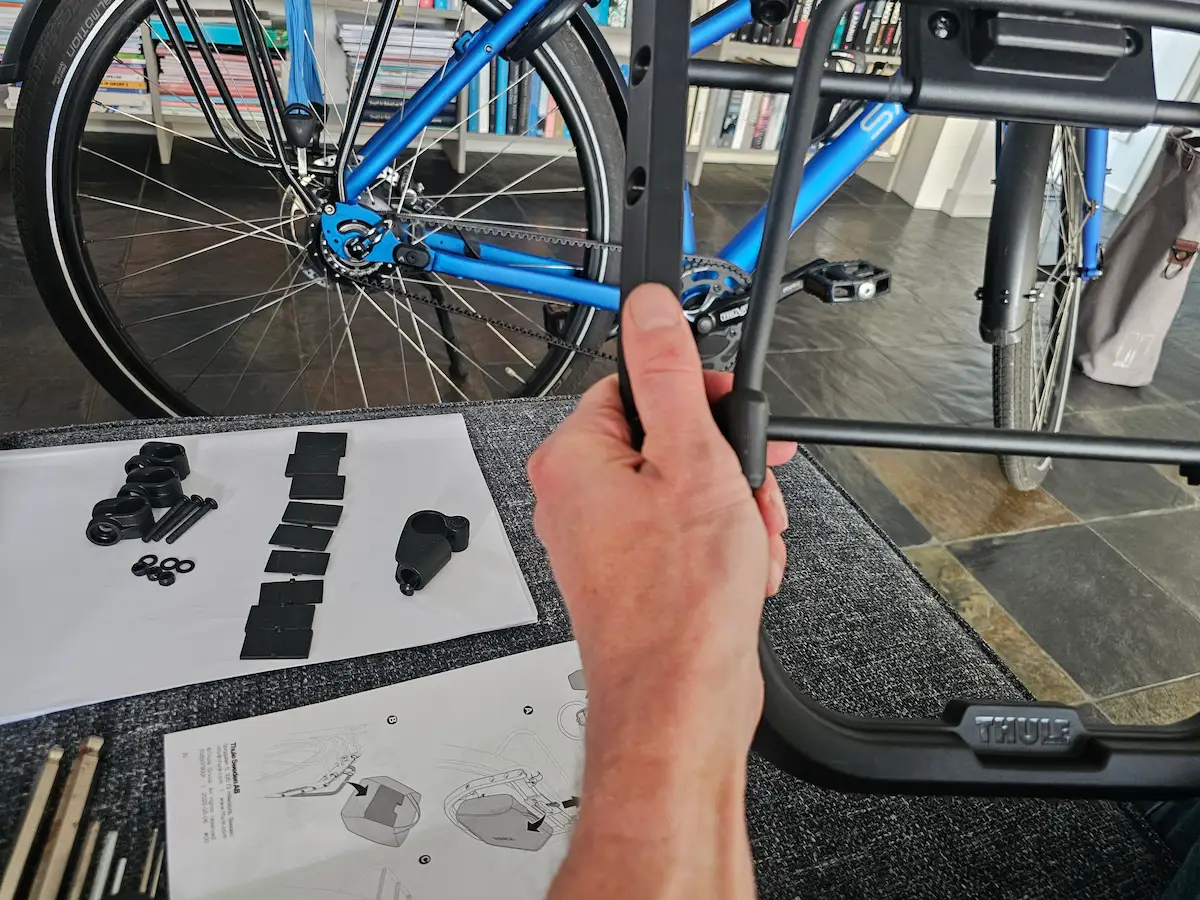 Thule Shield fietstas bevestigd op InLock systeem op bagagedrager