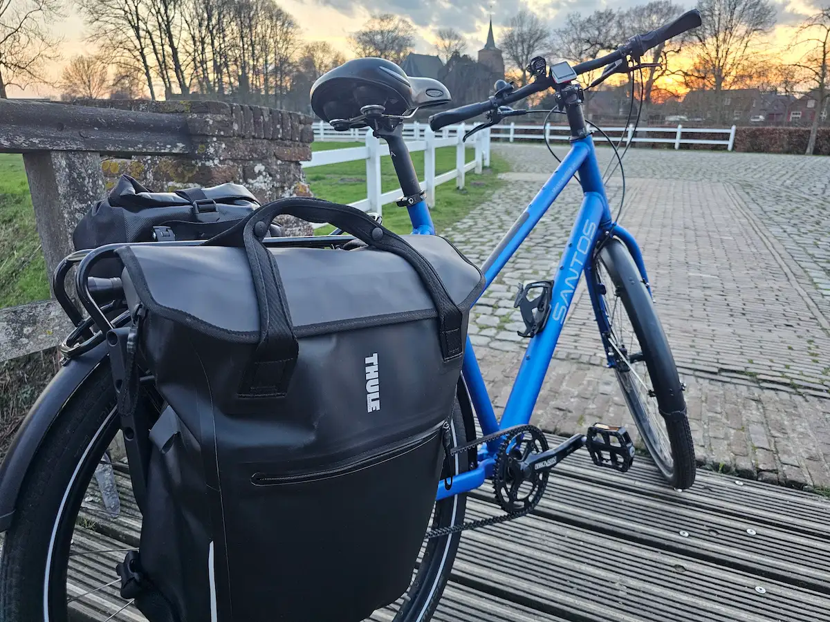 Close-up van Thule InLock klikmechanisme voor fietstas