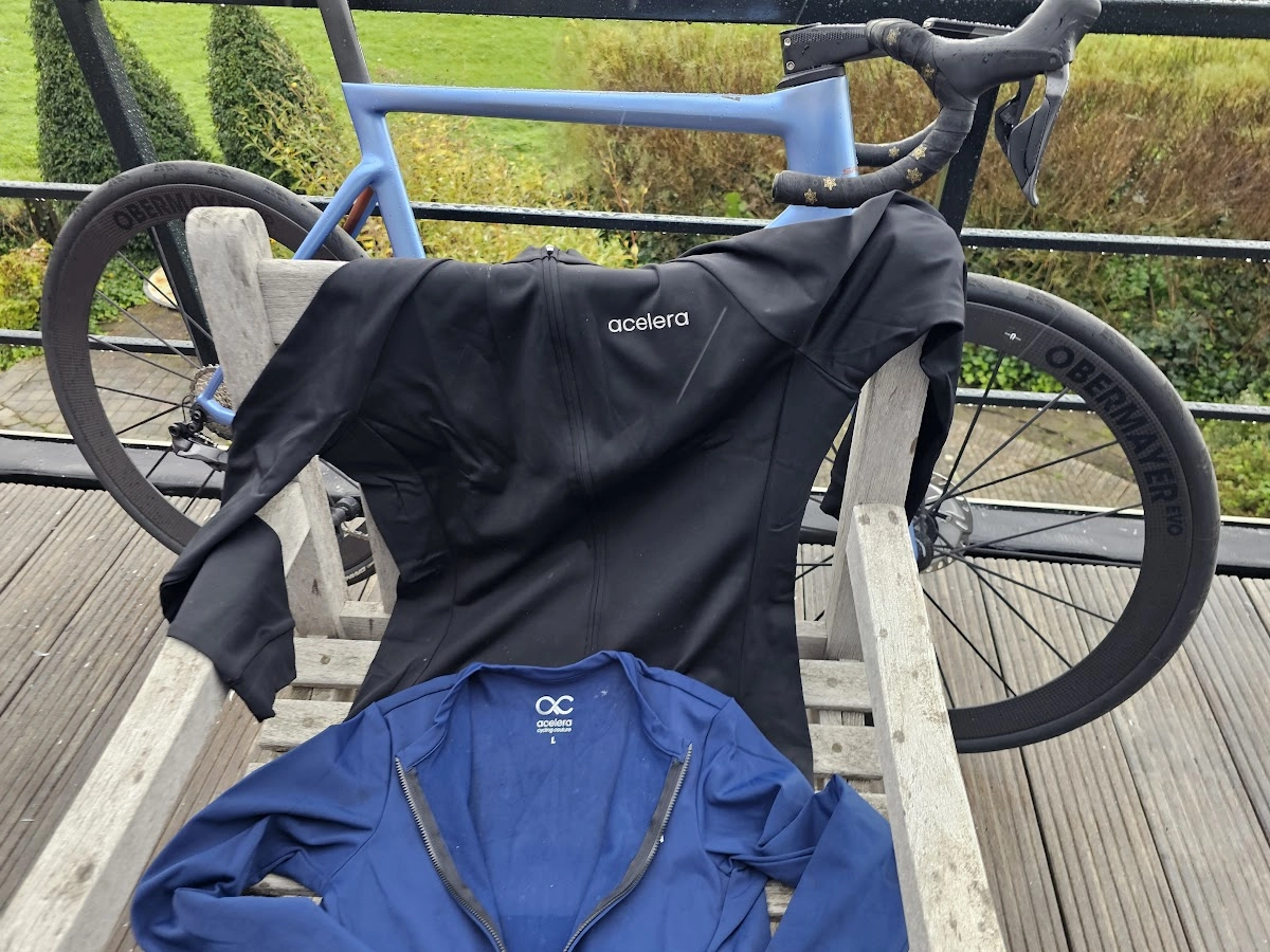 Acelera dames fietsjack in blauw-zwart met warme fleecevoering