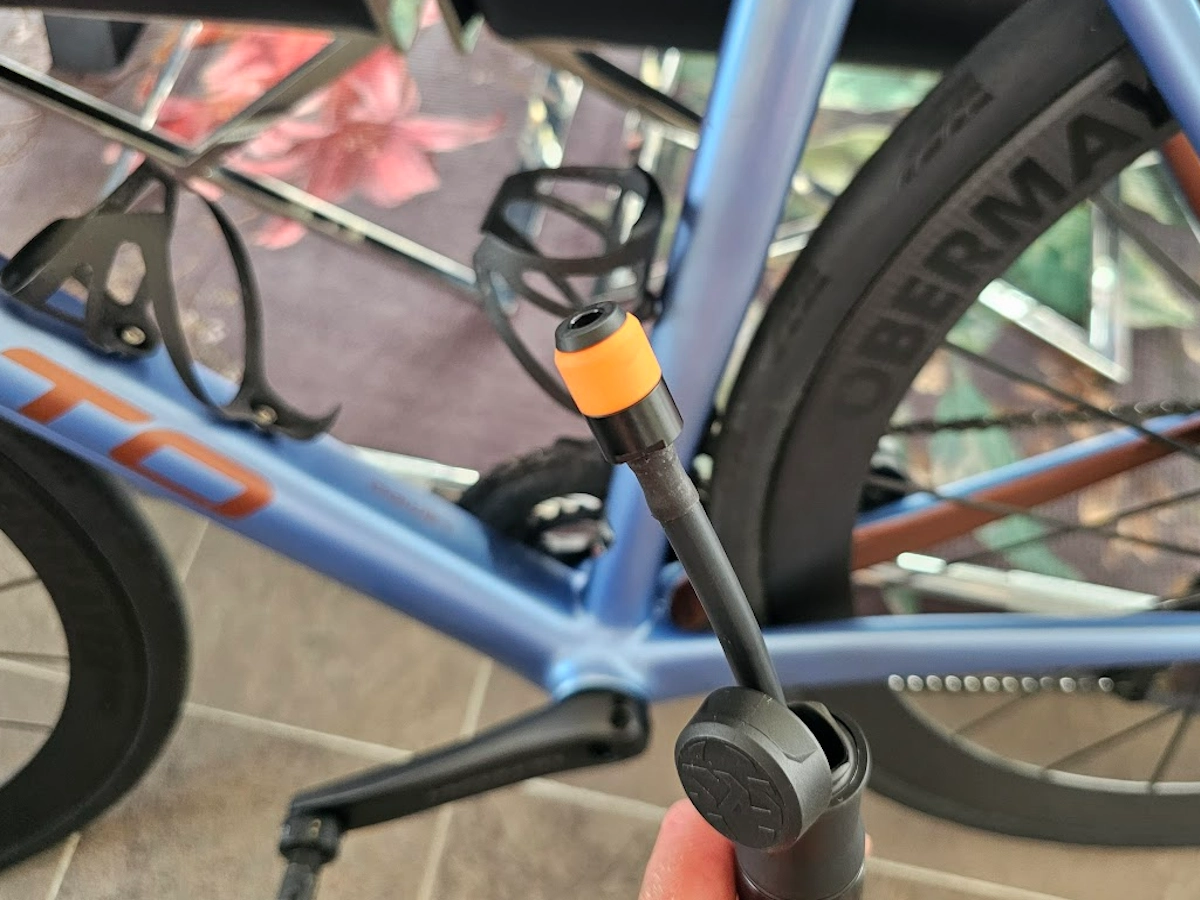 Detail van het ventiel van de SKS hoge druk minipomp