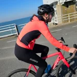 Beste lange fietsbroek test | Winnaar bibtight wielrennen en mtb Lange Accelera fietsbroek op Oosterscheldekering