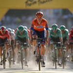 Olav Kooij: de Nederlandse sprinter die de wereldtop bestormt Olav Kooij: Pure Sprinter of Meer? Adrie van der Poel Analyseert de Tour-sensatie