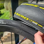 Continental Grand Prix 5000 S TR Review | Nog Sneller, lichter en minder lek! Pirelli-P ZERO-RACE-TLR-RS-racefietsband-oppervlakte-rubber