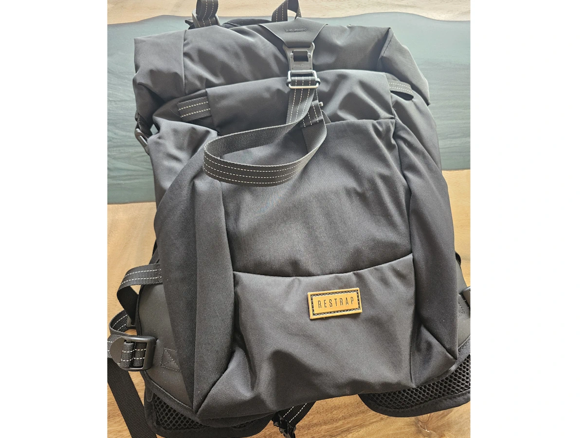 Restrap Rolltop Hydration Vest fiets rugtas met drinken, vooraanzicht