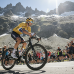 Tadej Pogacar Declasseert de Concurrentie: Waarom de Strijd in de Tour Gestreden Lijkt Tadej Pogacar Declasseert de Concurrentie: Waarom de Strijd in de Tour Gestreden Lijkt