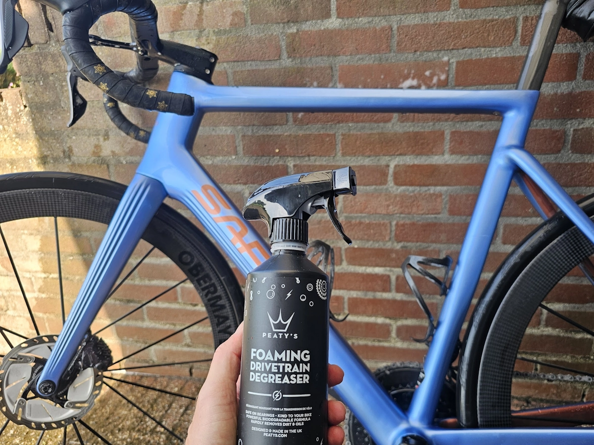Peaty's Foaming Drivetrain Degreaser voor het reinigen van ketting cassette en derailleur