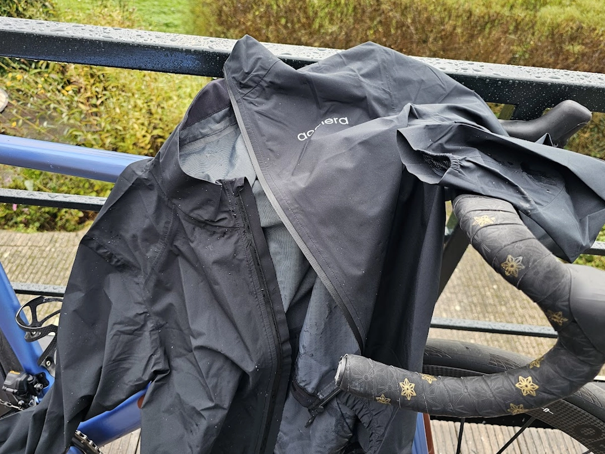 Binnenzijde van het Acelera fietsjack met isolerende voering