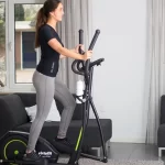 Crosstrainer kopen? Dit zijn de beste 5 crosstrainers van 2025! Dame op iconsole crosstrainer thuis